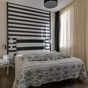 Hotel Henri Iv